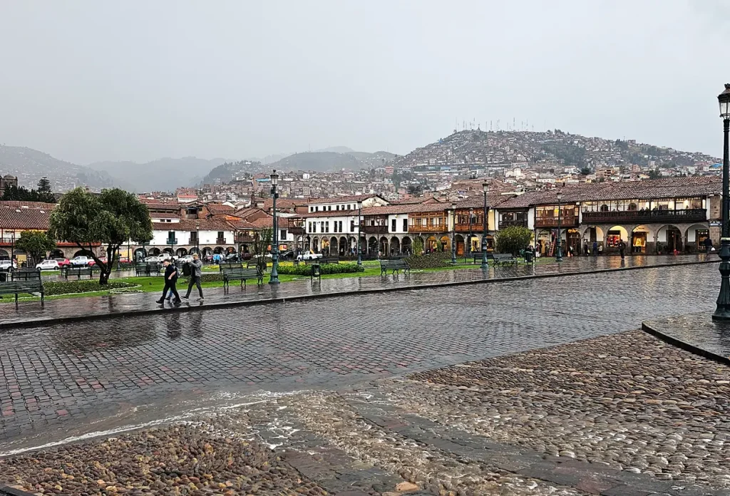 Rainy season in Cusco - Mainsquare