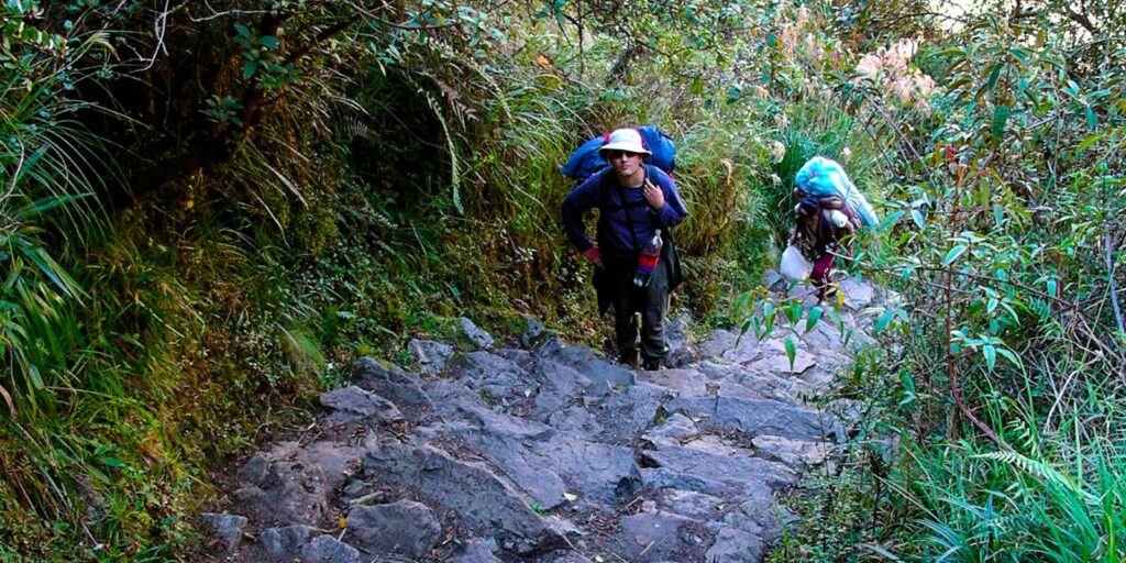 hiking inca trail
