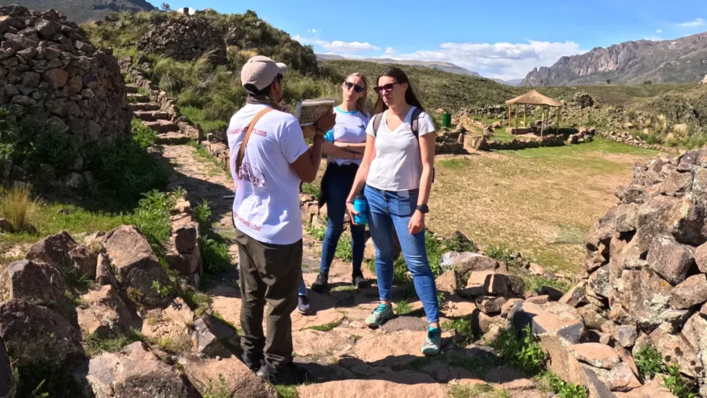 Ladies traveling in Peru